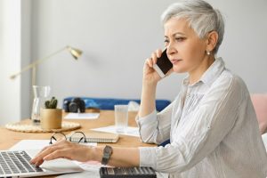 Schools 20 freepikparentonphone